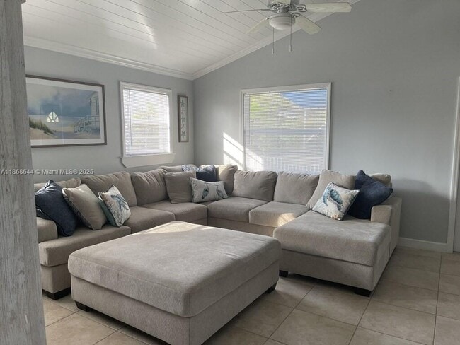 1013 Snapper Ln in Key Largo, FL - Building Photo - Building Photo