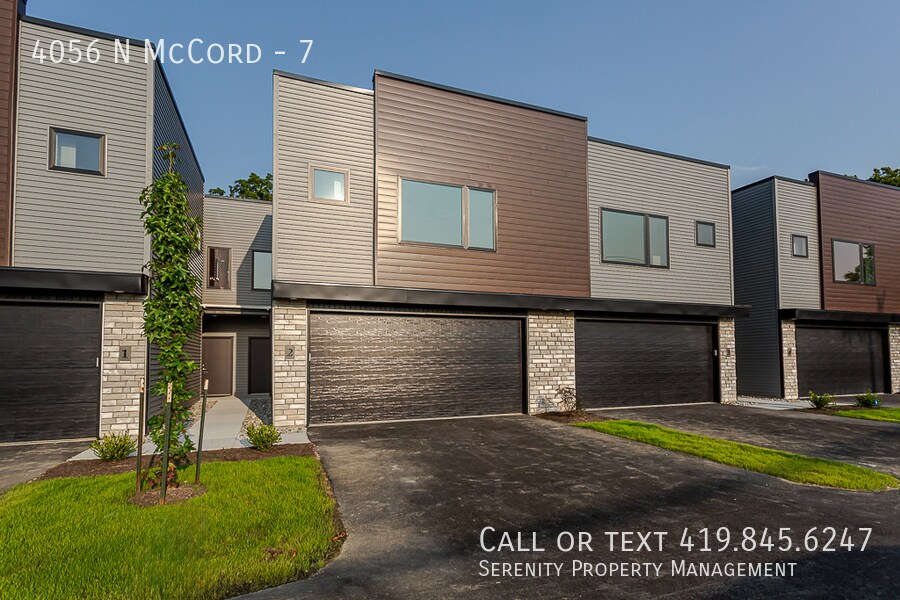 4056 N McCord Rd in Sylvania, OH - Building Photo
