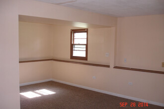 2424 Highland Cir in Lindenhurst, IL - Building Photo - Building Photo