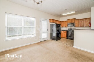 2376 Bigwood Trail in College Park, GA - Foto de edificio - Building Photo