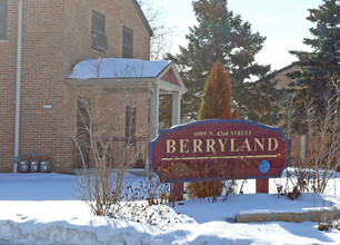 Berryland in Milwaukee, WI - Building Photo - Building Photo