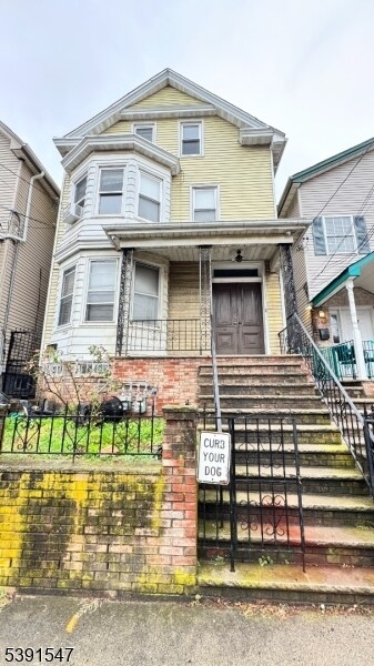 324 Court St in Elizabeth, NJ - Building Photo