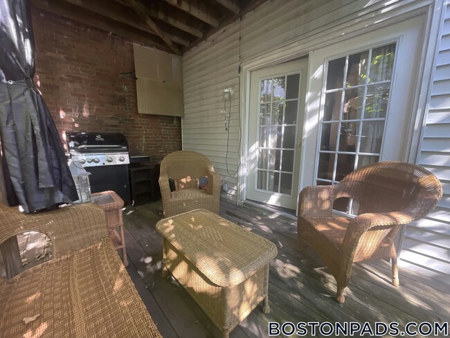 173 West Seventh St., Unit 1 in Boston, MA - Building Photo - Building Photo