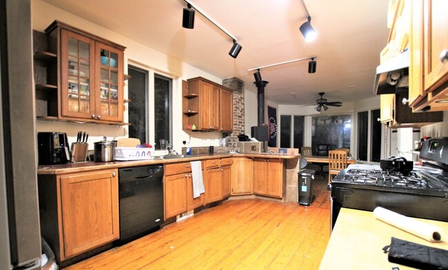 53 Lawn St in Boston, MA - Building Photo - Building Photo