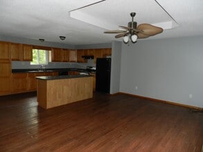 14558 Holloway Ln in St. Robert, MO - Building Photo - Building Photo