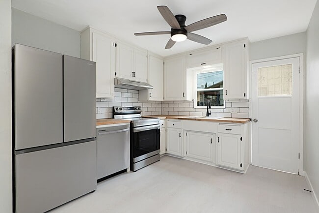 5405 Olvera Ave in San Diego, CA - Building Photo - Building Photo