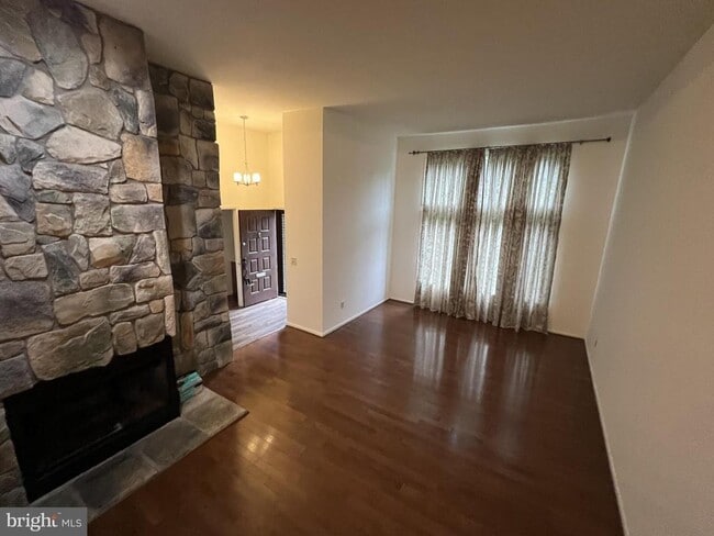 8729 Sheridan Farms Ct in West Springfield, VA - Building Photo - Building Photo