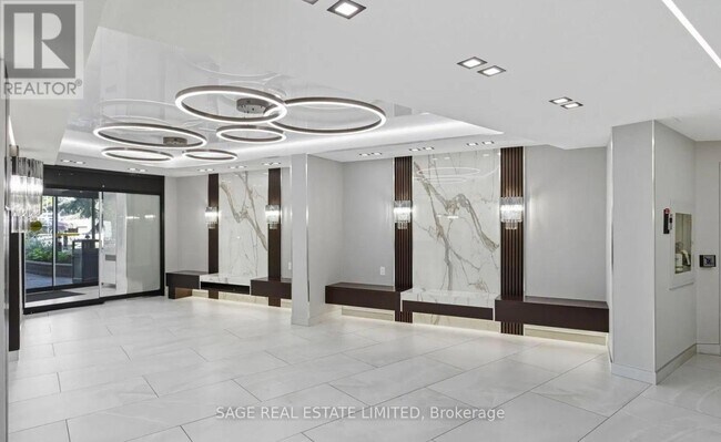 30 Harding Blvd W in Richmond Hill, ON - Building Photo - Building Photo