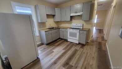 19 Hoffman Ave in Poughkeepsie, NY - Building Photo - Building Photo