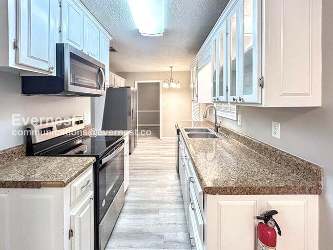 5920 Catawba Way in College Park, GA - Building Photo - Building Photo