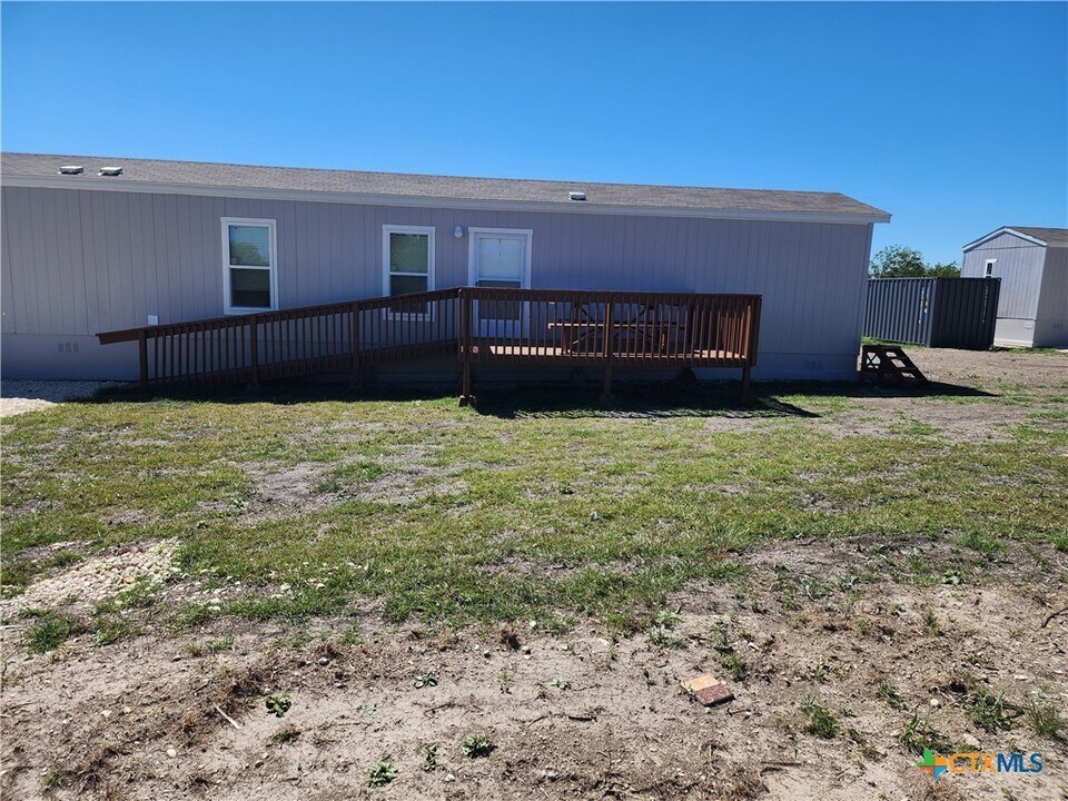 220 County Rd 2600 in Lometa, TX - Building Photo