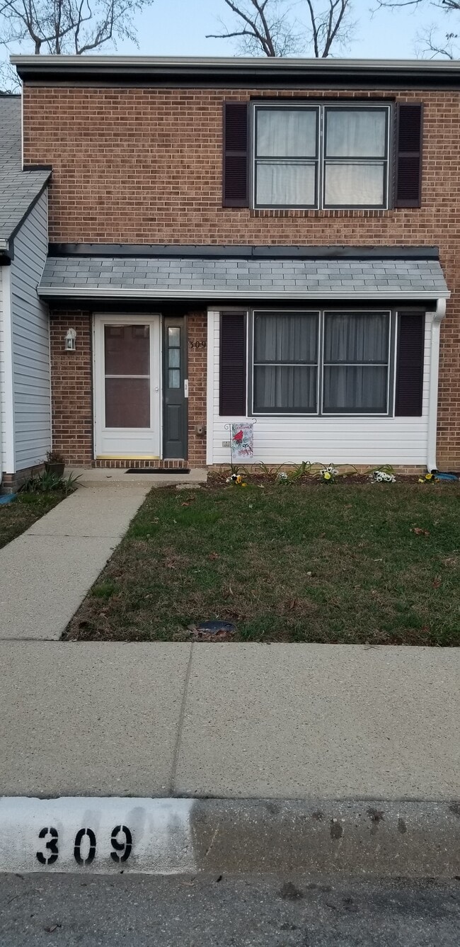 property at 309 Crestwood Ct