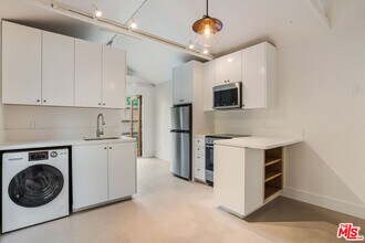 2401 32nd St in Santa Monica, CA - Building Photo - Building Photo
