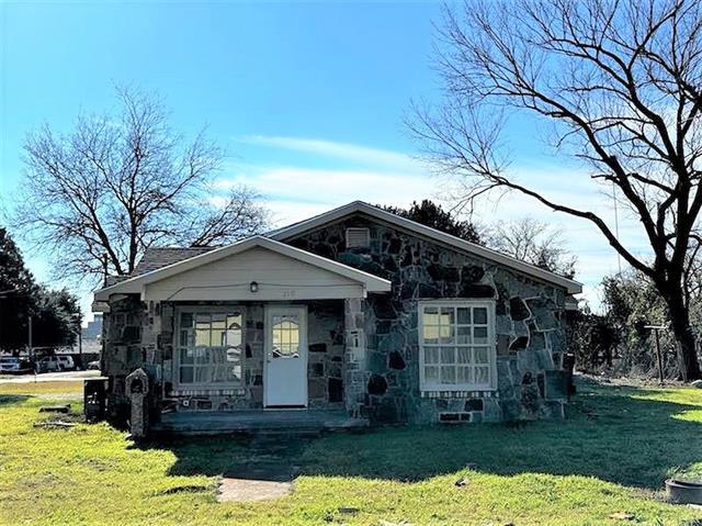 property at 210 W Avenue A