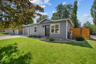 1222 4th St W in Kalispell, MT - Building Photo