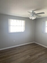 5308 S Lockwood Ridge Rd in Sarasota, FL - Building Photo - Building Photo