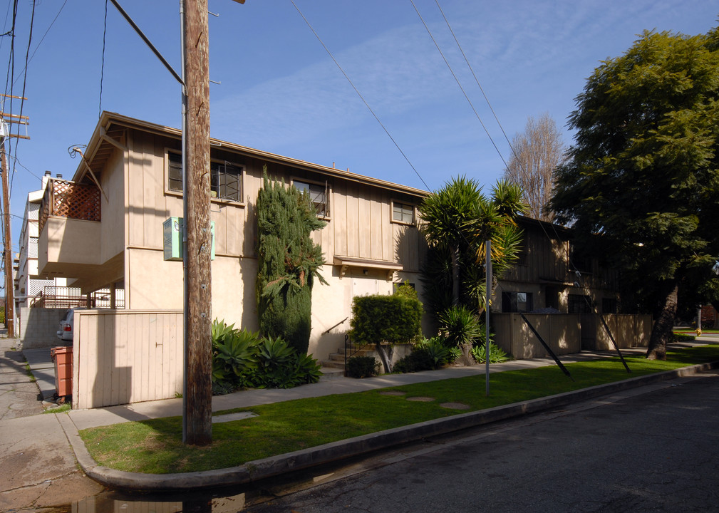 Jimmy's Apartment in Los Angeles, CA - Building Photo