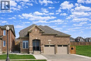 186 Blair Creek Dr in Kitchener, ON - Building Photo