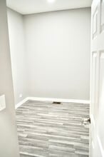 522 W 81st St, Unit 1 in Chicago, IL - Foto de edificio - Building Photo