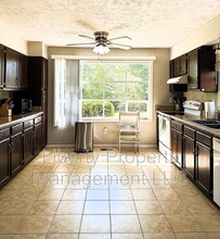 5406 Leesburg Ct in Fayetteville, NC - Foto de edificio - Building Photo