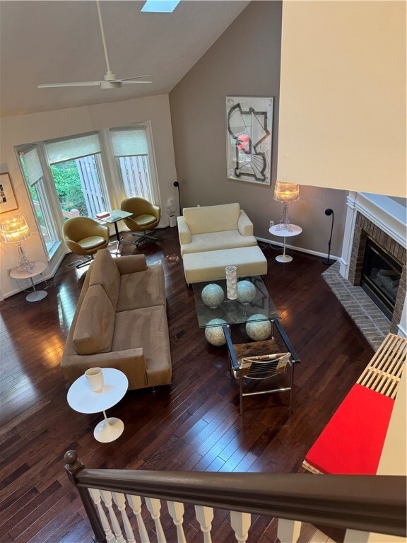 property at 704 Mariner Cir