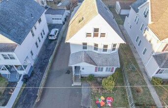 210 Washington Ave in West Haven, CT - Building Photo - Building Photo
