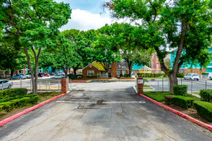 Boardwalk At Windcrest Apartments