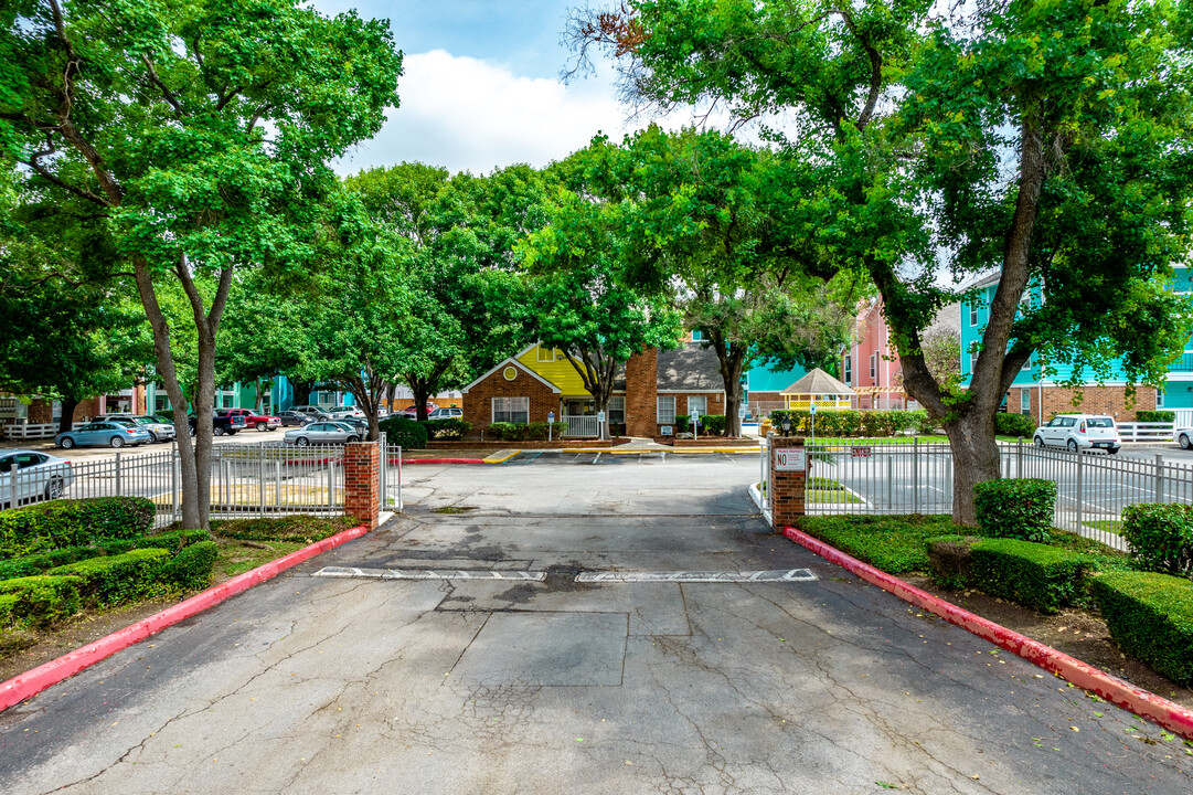 Boardwalk At Windcrest in San Antonio, TX - Building Photo