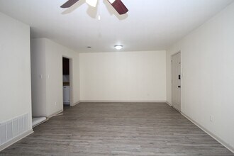 4964 W Spencer Field Rd-Unit -#1 in Pace, FL - Building Photo - Building Photo