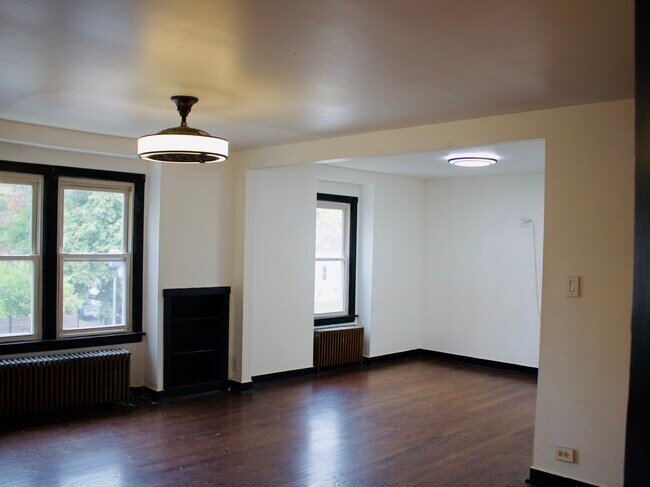 3258 N Kostner Ave in Chicago, IL - Building Photo - Building Photo