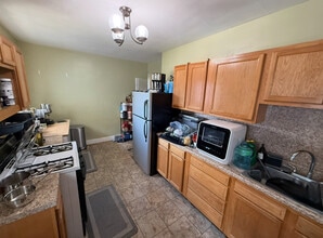 1646 Lucia Ave, Unit 4 in Louisville, KY - Building Photo - Building Photo