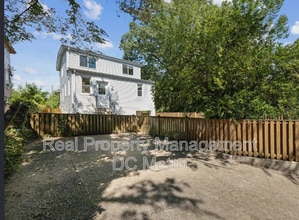 1339 Irving St NE in Washington, DC - Building Photo - Building Photo