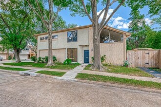 5613 St Paul St in Bellaire, TX - Building Photo - Building Photo