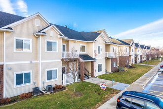 Delaware Park Condominiums in Ankeny, IA - Building Photo - Building Photo