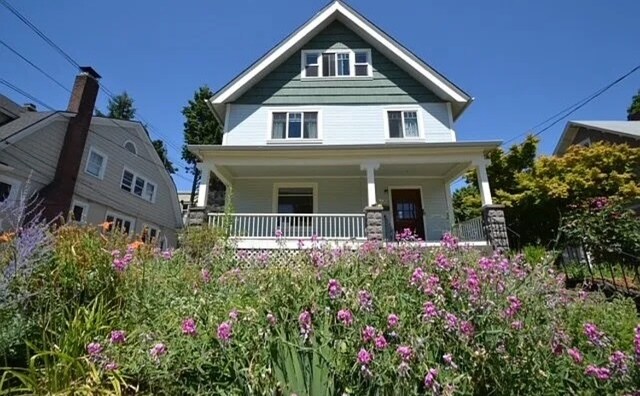 2149 NE Clackamas St in Portland, OR - Building Photo