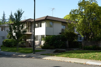 235 Waverley St in Menlo Park, CA - Building Photo - Building Photo