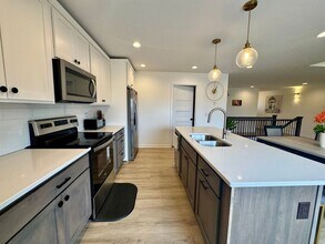 7920 Patrick Ave in Lincoln, NE - Building Photo - Building Photo