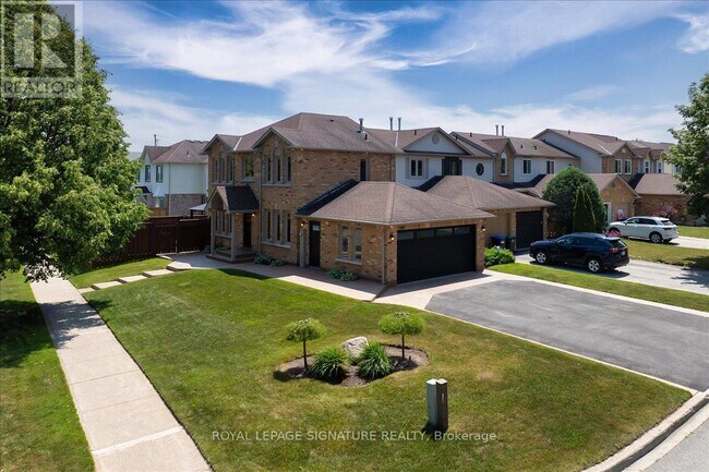 1245 Huron Ct in Innisfil, ON - Building Photo - Building Photo