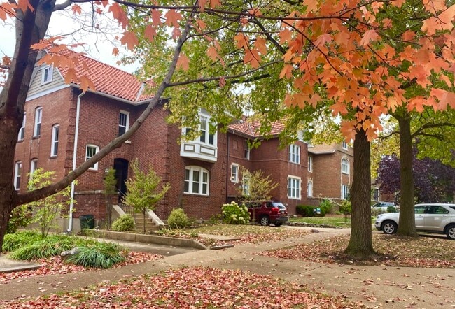 6619 San Bonita Ave, Unit 2nd 3rdFloor in Clayton, MO - Foto de edificio - Building Photo