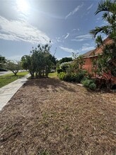 6410 SW 39th St in Miami, FL - Building Photo - Building Photo
