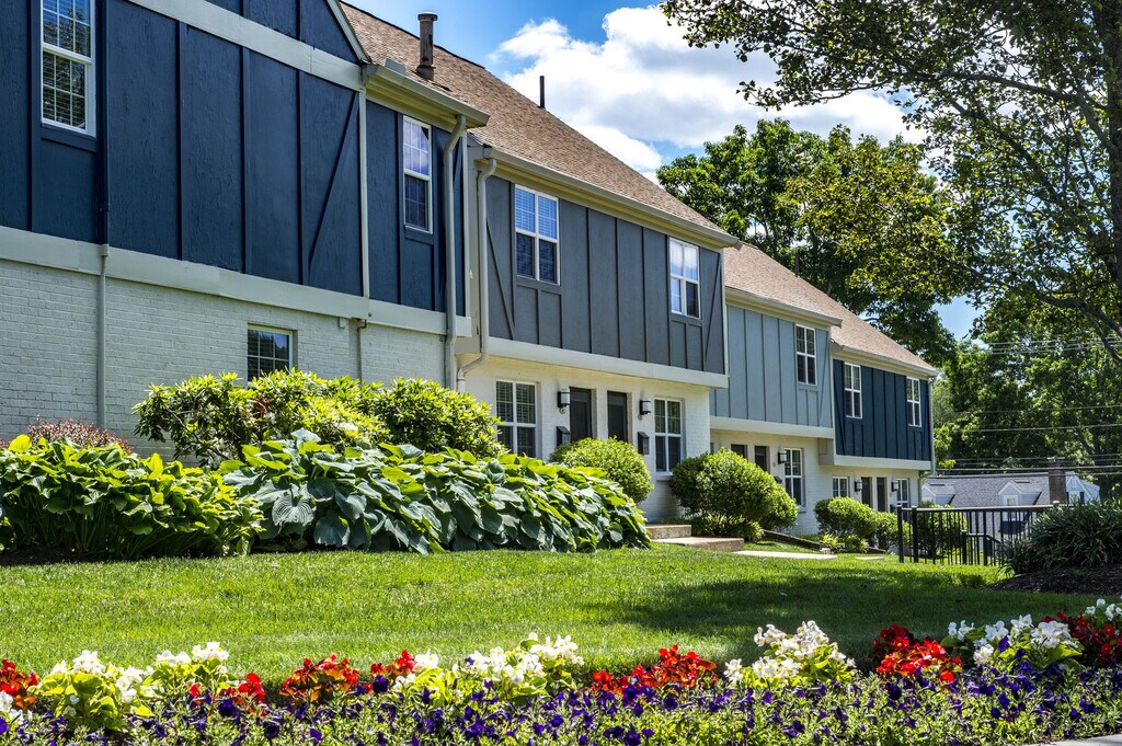 Halstead Beverly Townhomes Beverly, MA Apartments