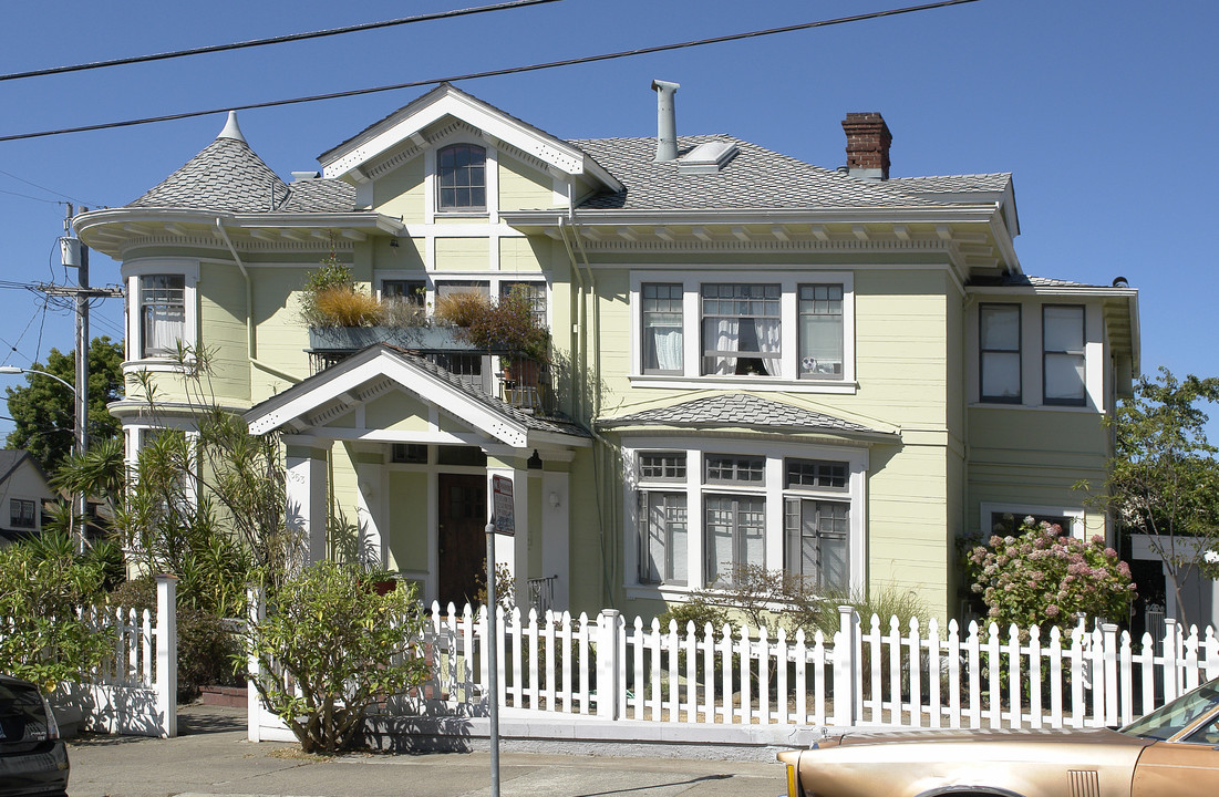 353 Newton Ave in Oakland, CA - Foto de edificio