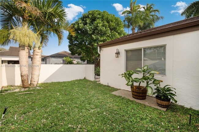 15250 SW 154th Terrace in Miami, FL - Building Photo - Building Photo