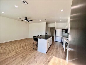 875 S Lt Col Leroy Pond Ave in Fayetteville, AR - Building Photo - Building Photo