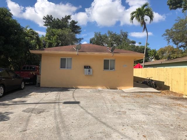 2500 NW 23 Avenue, Miami, FL in Miami, FL - Building Photo