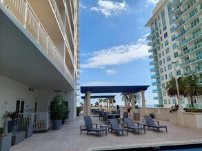 1200 Brickell Bay Dr, Unit 1918 in Miami, FL - Foto de edificio - Building Photo