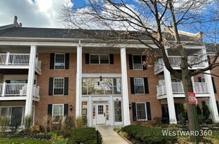 5500 Carriage Way Dr in Rolling Meadows, IL - Building Photo