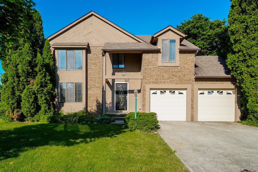 12143 Twincreek Dr in Pickerington, OH - Building Photo