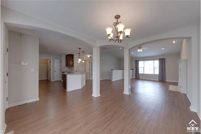 561 N Bristol Ct in Wichita, KS - Building Photo - Building Photo