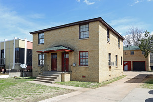 4408-4410 N Classen Apartamentos